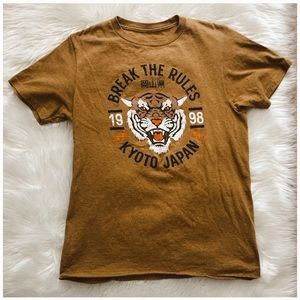 Women’s tiger graphic T-shirt
